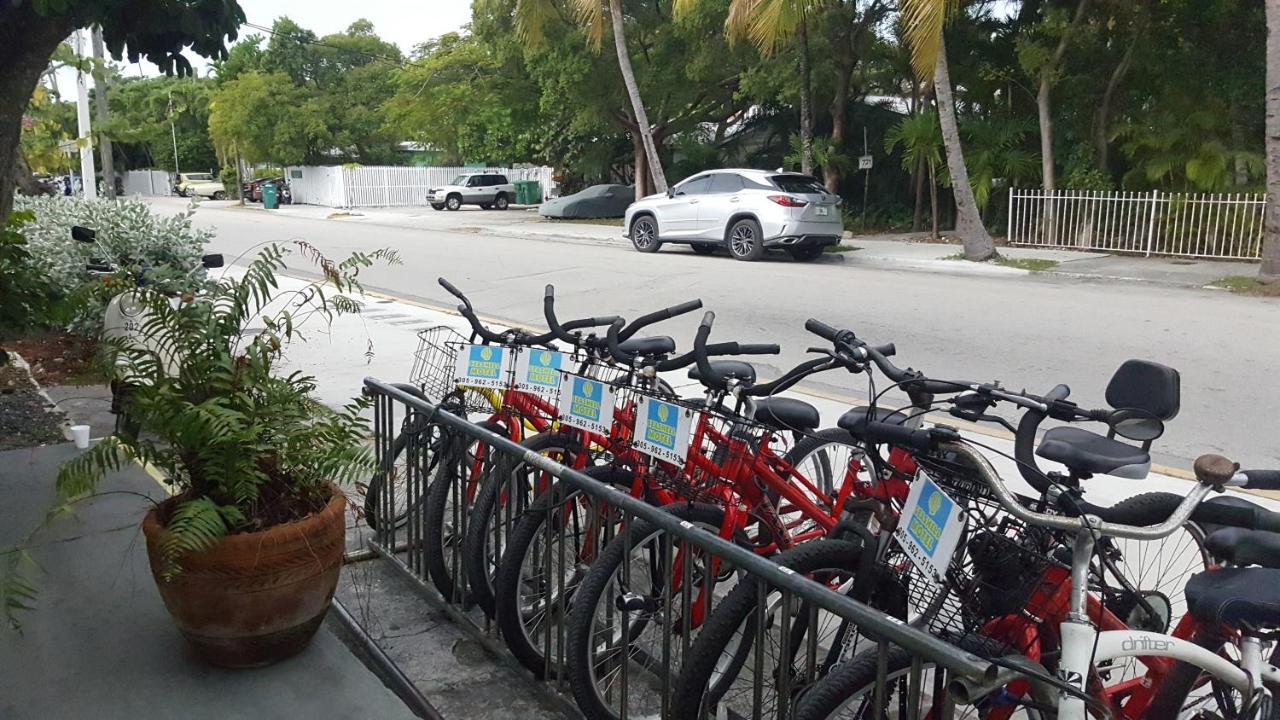 Seashell Motel And International Hostel Key West Exterior photo