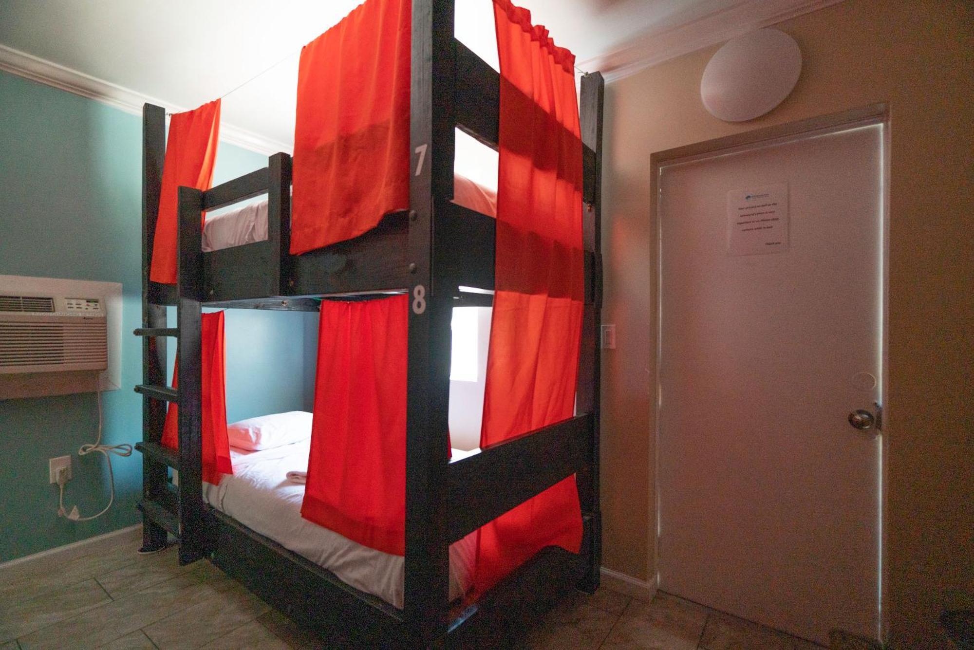 Seashell Motel And International Hostel Key West Exterior photo